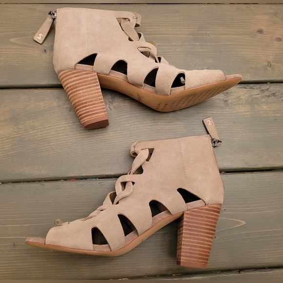 Zodiac suede heels size 9 - Picture 5 of 7